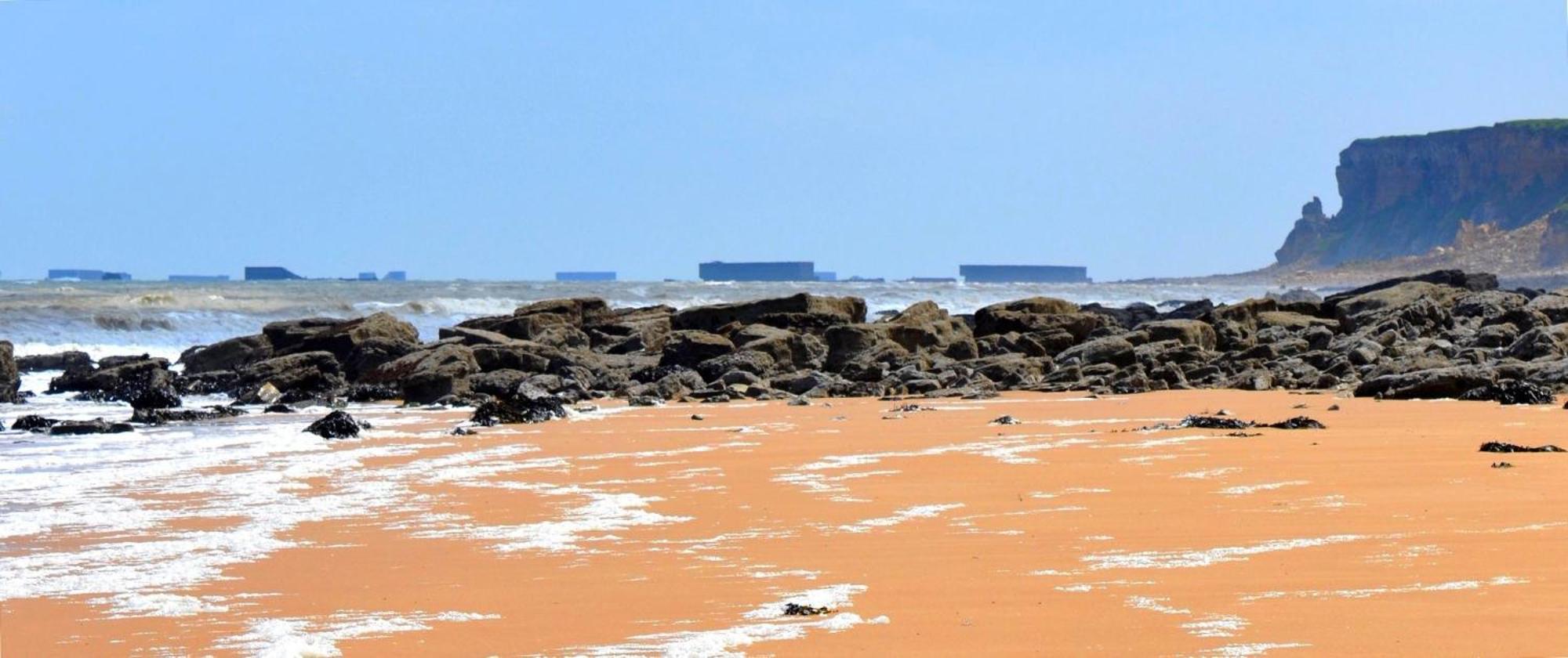 Les Douves Duplex 5 Personnes Lumineux Avec Jardin Et Terrasse Amenagee , Vue Sur Chateau A 5Mn De La Mer, Proche Omaha Beach Et Bayeux Commes エクステリア 写真